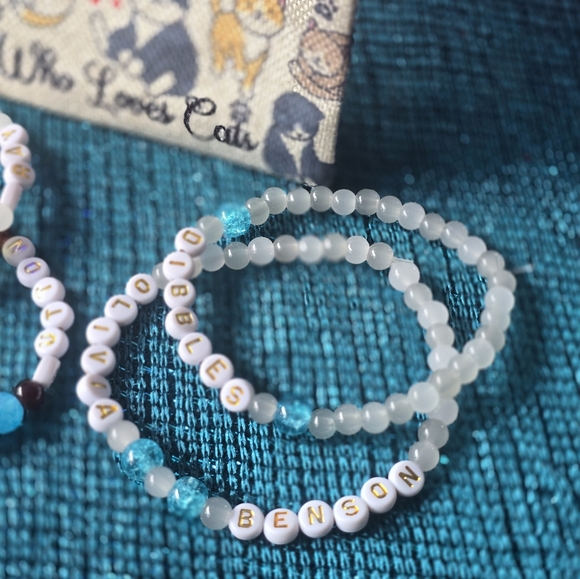 Taylor's Cats Bracelet Set - Picture 2 of 5